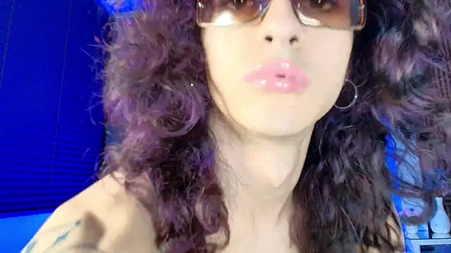Snapshot of Divine_____ chatting on June 25, 2026, 9:52 pm Divine online show from June 25, 2026, 9:52 pm
