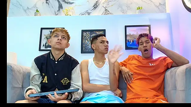Snapshot of RED_BOYS_XXX chatting on June 24, 2026, 1:32 pm RED BOYS XXX online show from June 24, 2026, 1:32 pm