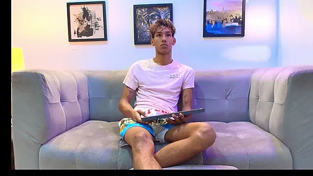 Snapshot of RED_BOYS_XXX chatting on July 11, 2026, 1:25 pm RED BOYS XXX online show from July 11, 2026, 1:25 pm