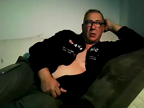 Soloyan online show from November 12, 2025, 10:41 pm