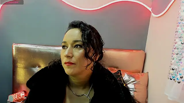 Snapshot of Elizabeth_bennett chatting on May 14, 2026, 1:18 pm Elizabeth bennett online show from May 14, 2026, 1:18 pm