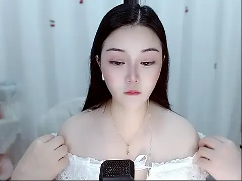 Amy-cnbaby online show from May 13, 2026, 1:25 am