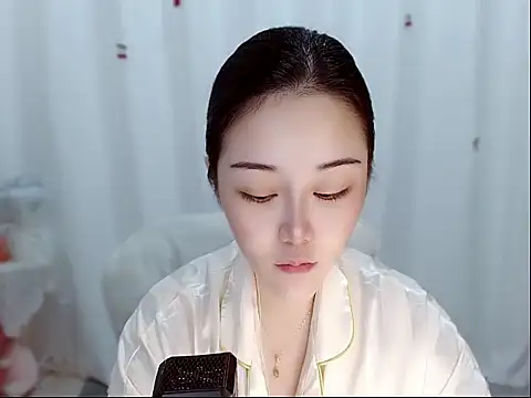 Amy-cnbaby online show from May 18, 2026, 1:45 am