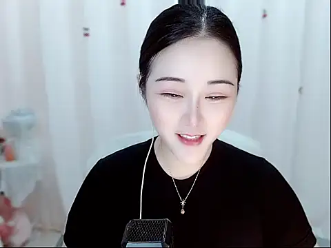 Amy-cnbaby online show from May 24, 2026, 1:43 am