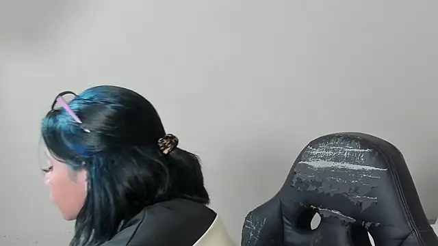 jessicamoonn online show from May 26, 2026, 10:28 pm