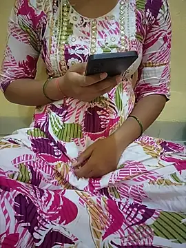 Seema yadav01 online show from May 7, 2026, 5:02 am
