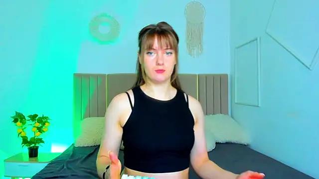 Snapshot of Cutie_blushh chatting on May 21, 2026, 12:23 pm Cutie blushh online show from May 21, 2026, 12:23 pm
