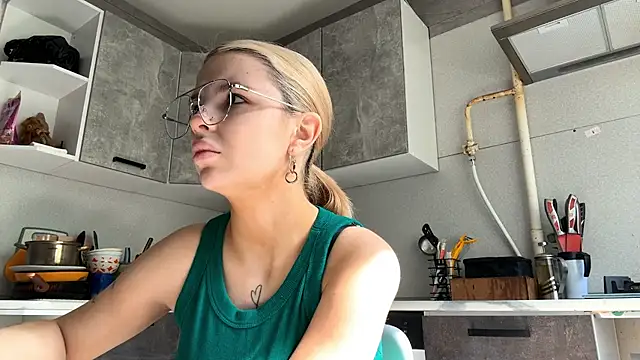 Britney Calverhends online show from May 14, 2026, 5:47 am