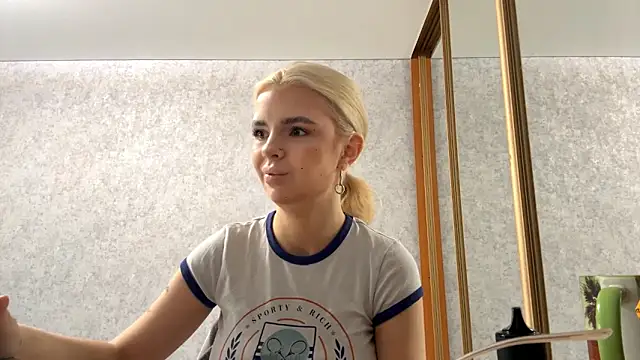 Britney Calverhends online show from May 15, 2026, 7:04 am