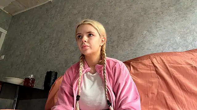Britney Calverhends online show from May 27, 2026, 6:43 am