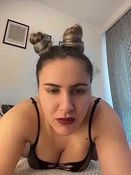 SensualQueenX online show from May 9, 2026, 11:04 am