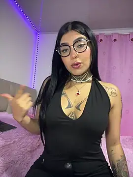Snapshot of shanell_bdsm chatting on May 3, 2026, 2:17 am shanell bdsm online show from May 3, 2026, 2:17 am