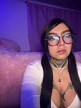 Snapshot of shanell_bdsm chatting on May 10, 2026, 4:17 am shanell bdsm online show from May 10, 2026, 4:17 am
