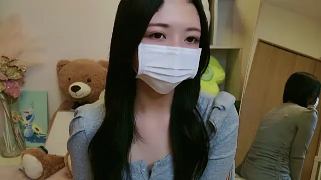 Snapshot of -Luna_JP- chatting on May 7, 2026, 12:32 pm -Luna JP- online show from May 7, 2026, 12:32 pm