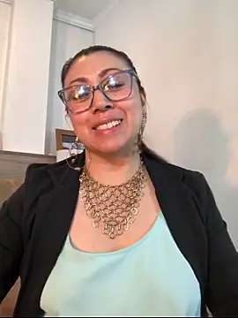 Snapshot of FranciscaVera chatting on May 22, 2026, 7:30 pm FranciscaVera online show from May 22, 2026, 7:30 pm