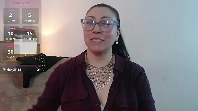 Snapshot of FranciscaVera chatting on May 25, 2026, 7:53 pm FranciscaVera online show from May 25, 2026, 7:53 pm