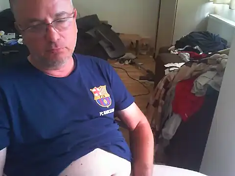 Snapshot of GeorgeCarlo chatting on June 1, 2026, 2:19 pm GeorgeCarlo online show from June 1, 2026, 2:19 pm