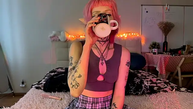 Snapshot of my_pussy_sweet chatting on July 6, 2026, 6:43 pm my pussy sweet online show from July 6, 2026, 6:43 pm