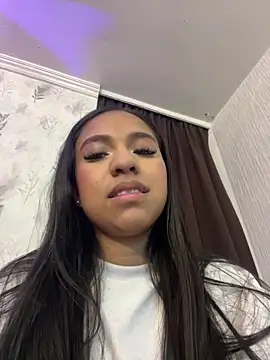 Snapshot of Dulcerouss__ chatting on May 29, 2026, 4:16 pm Dulcerouss online show from May 29, 2026, 4:16 pm