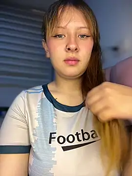 CharlotteUwU   online show from May 27, 2026, 1:57 am