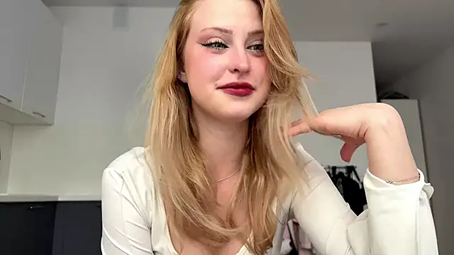 MiaCutes online show from May 9, 2026, 1:16 pm