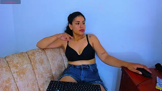  sweetnenus  online show from May 29, 2026, 4:10 am