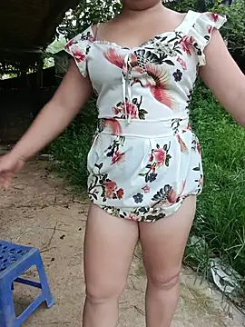 Lily Henry online show from July 6, 2026, 11:18 pm