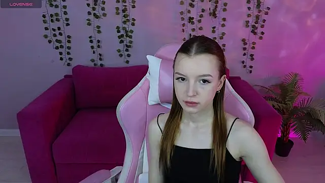 Snapshot of Eva_Th0mpson chatting on May 13, 2026, 1:03 am Eva Th0mpson online show from May 13, 2026, 1:03 am