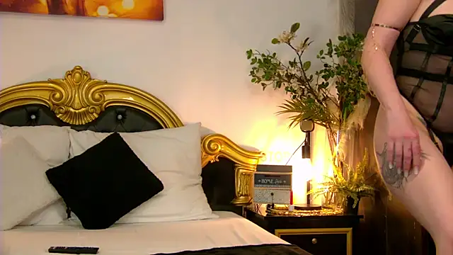 Snapshot of DianaBellaRoze chatting on May 15, 2026, 6:04 pm DianaBellaRoze online show from May 15, 2026, 6:04 pm