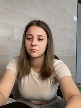 Snapshot of Blossom_Emily chatting on May 13, 2026, 8:01 am Blossom Emily online show from May 13, 2026, 8:01 am