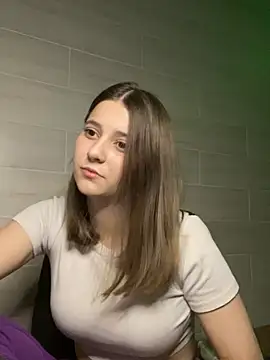Snapshot of Blossom_Emily chatting on May 14, 2026, 6:04 pm Blossom Emily online show from May 14, 2026, 6:04 pm