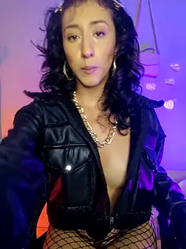 Snapshot of valeriana_m chatting on May 25, 2026, 11:22 pm valeriana m online show from May 25, 2026, 11:22 pm