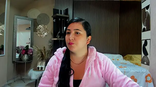BBWLuxuryMuse online show from May 6, 2026, 11:26 am