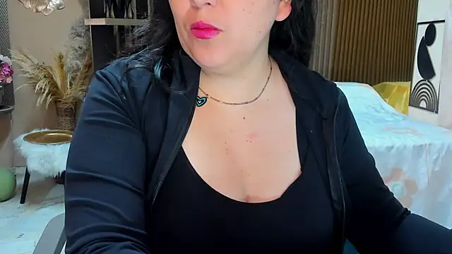 BBWLuxuryMuse online show from May 19, 2026, 11:49 am