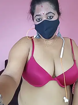 Snapshot of Polly-bhabi chatting on May 29, 2026, 5:33 pm Polly-bhabi online show from May 29, 2026, 5:33 pm