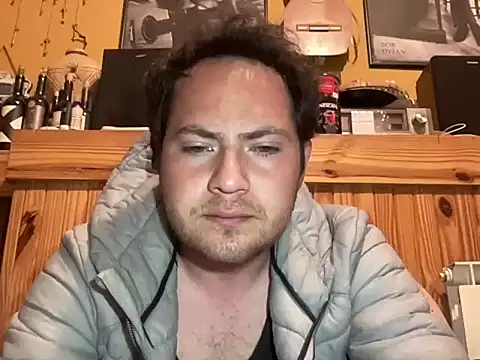 Snapshot of alecsgzz chatting on July 18, 2026, 8:07 am alecsgzz online show from July 18, 2026, 8:07 am