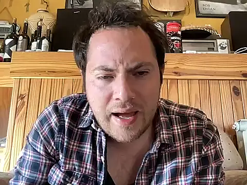 Snapshot of alecsgzz chatting on July 18, 2026, 8:23 pm alecsgzz online show from July 18, 2026, 8:23 pm