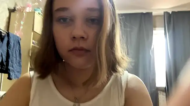 Snapshot of HildeConery chatting on May 2, 2026, 9:58 am HildeConery online show from May 2, 2026, 9:58 am