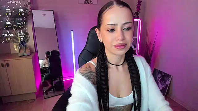 Snapshot of Monica_brilliant chatting on May 22, 2026, 8:21 am Monica brilliant online show from May 22, 2026, 8:21 am