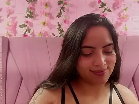 Isabella Mora  online show from May 23, 2026, 4:07 am