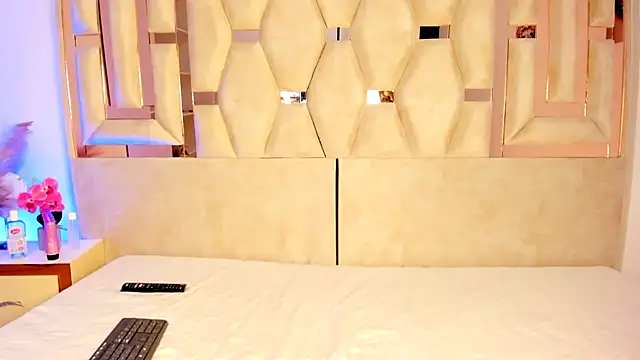 Snapshot of Trixie_Fox chatting on May 21, 2026, 7:54 pm Trixie Fox online show from May 21, 2026, 7:54 pm