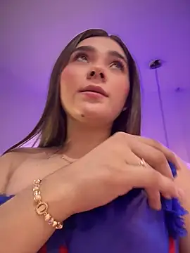 Mia Rodriguezz  online show from May 10, 2026, 3:23 am