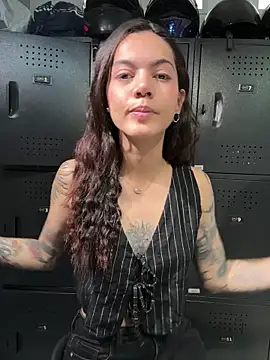 Snapshot of VeroJenkins_ chatting on May 14, 2026, 1:40 pm VeroJenkins online show from May 14, 2026, 1:40 pm