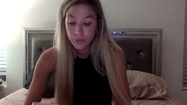 Misss alyssaaa online show from May 28, 2026, 3:37 am