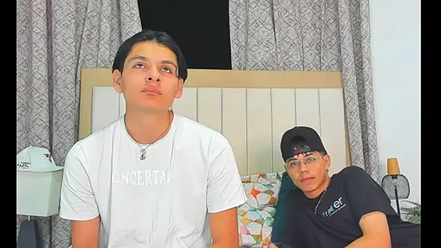 Maicol ruiz972049 online show from May 18, 2026, 1:24 am