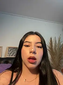 mia valentine   online show from July 23, 2026, 11:35 pm