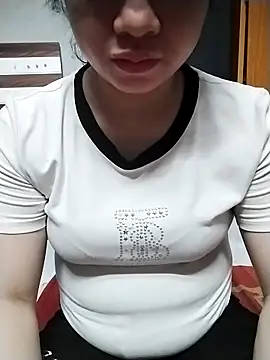 Snapshot of Girl_lovebaby chatting on May 5, 2026, 12:57 pm Girl lovebaby online show from May 5, 2026, 12:57 pm