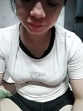 Snapshot of Girl_lovebaby chatting on May 12, 2026, 1:19 pm Girl lovebaby online show from May 12, 2026, 1:19 pm