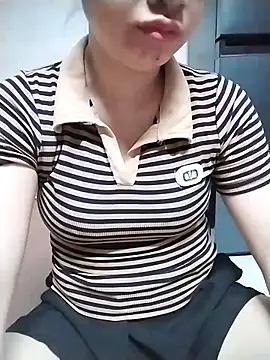Snapshot of Girl_lovebaby chatting on May 18, 2026, 6:52 am Girl lovebaby online show from May 18, 2026, 6:52 am