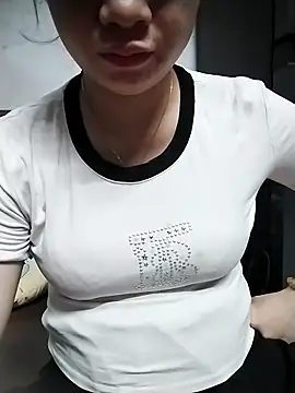 Snapshot of Girl_lovebaby chatting on May 24, 2026, 2:00 pm Girl lovebaby online show from May 24, 2026, 2:00 pm